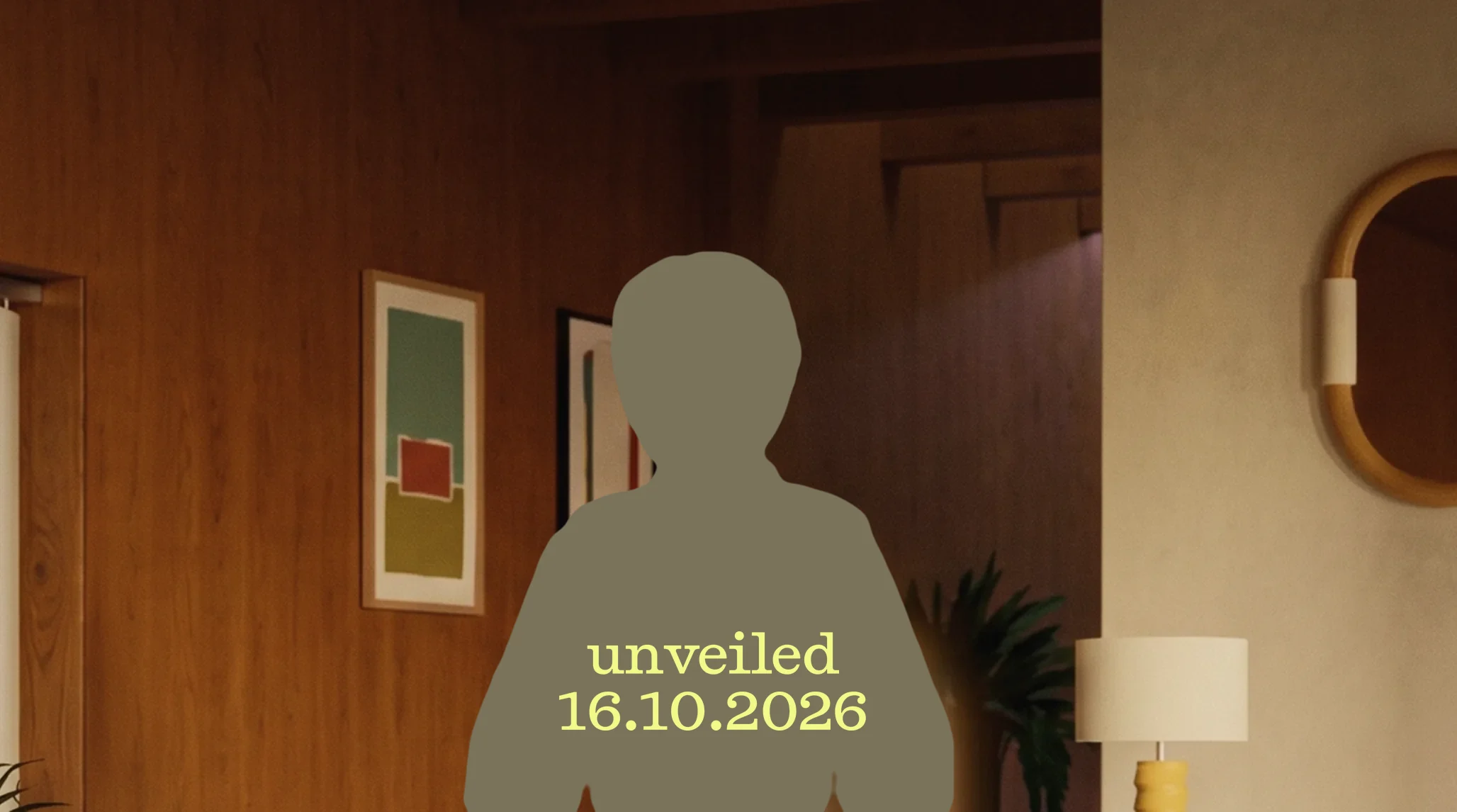 Silhouette von Plim, der in einem holzvertäfelten Flur steht. Enthüllung am 16.10.2026.